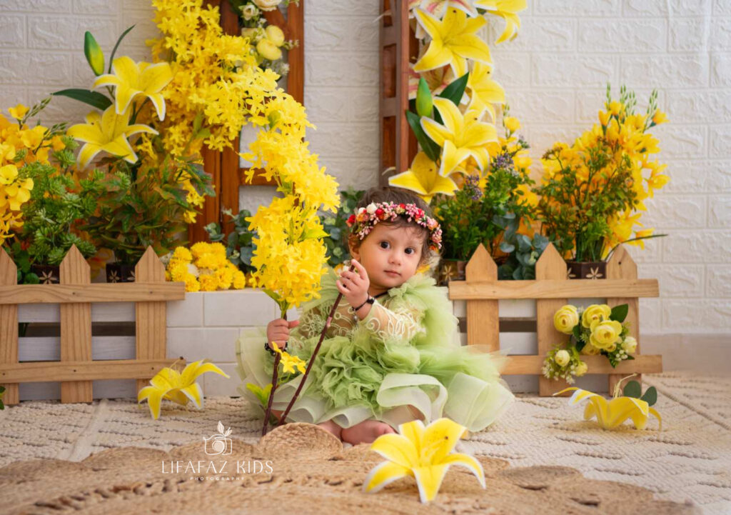 Best Ways to Comfort Your Newborn Child on 1 Year Photoshoot